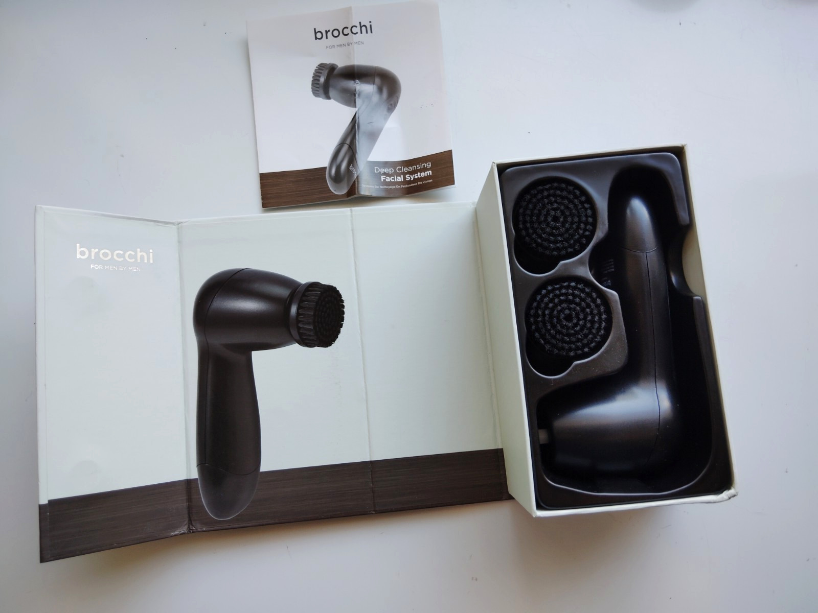 brocchi Mens Deep Cleaning Facial Brush System Black 2 Speed 2 Heads NEW