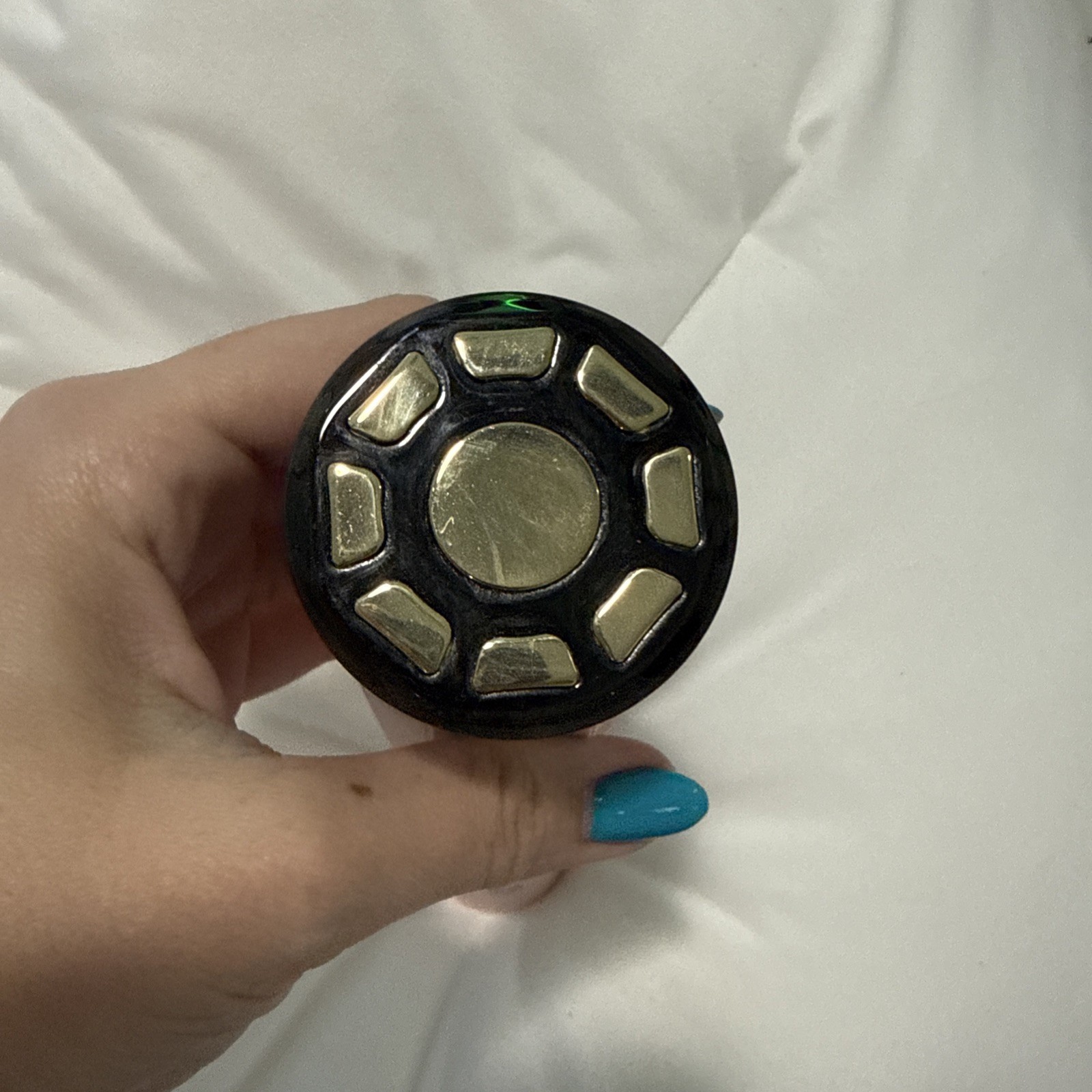 inia flare microcurrent facial device