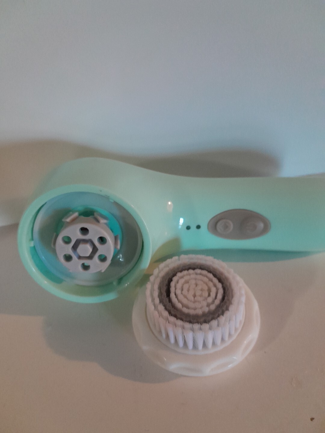 Sciences – NOVA – Sonic Rechargeable Cleansing Face Brush- Mint -No Base