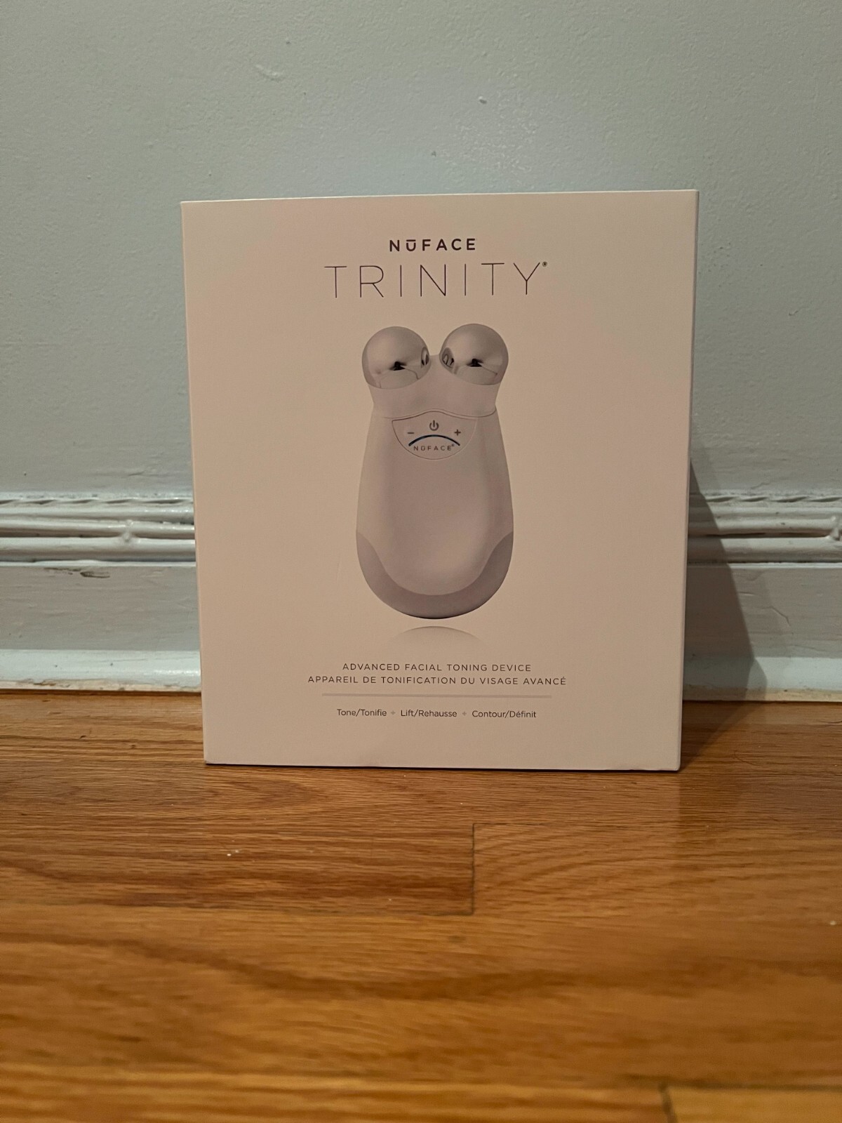 NuFACE Trinity Starter Kit – Advanced Facial Toning Device NuFace Trinity