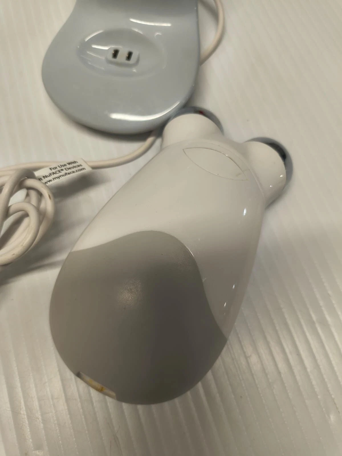 NuFACE Trinity Mini Facial Toning Device White With Charging Dock/Power Adapter
