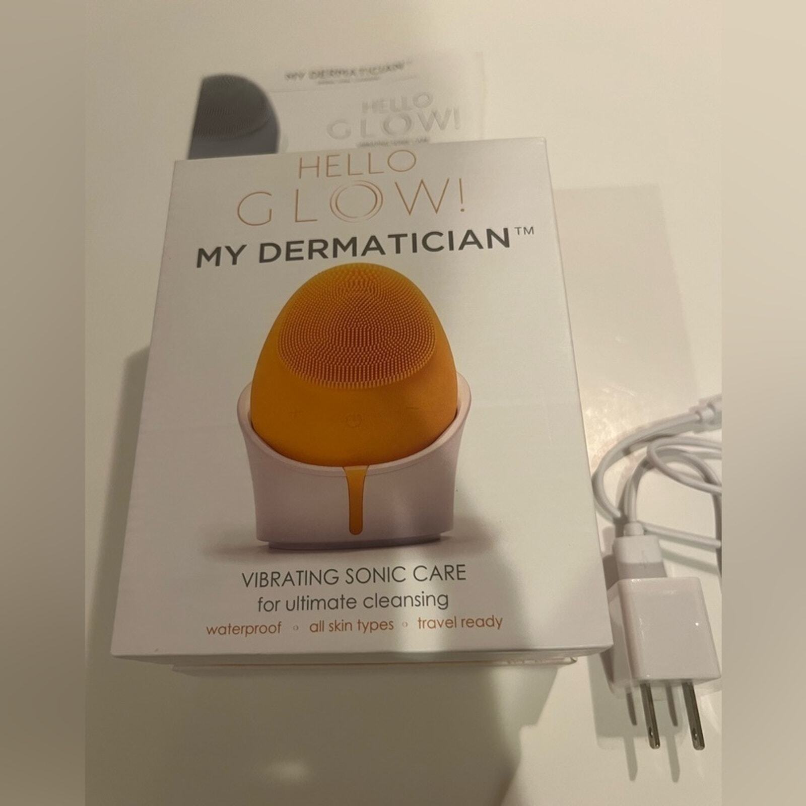 Hello Glow Sonic Cleansing Brush