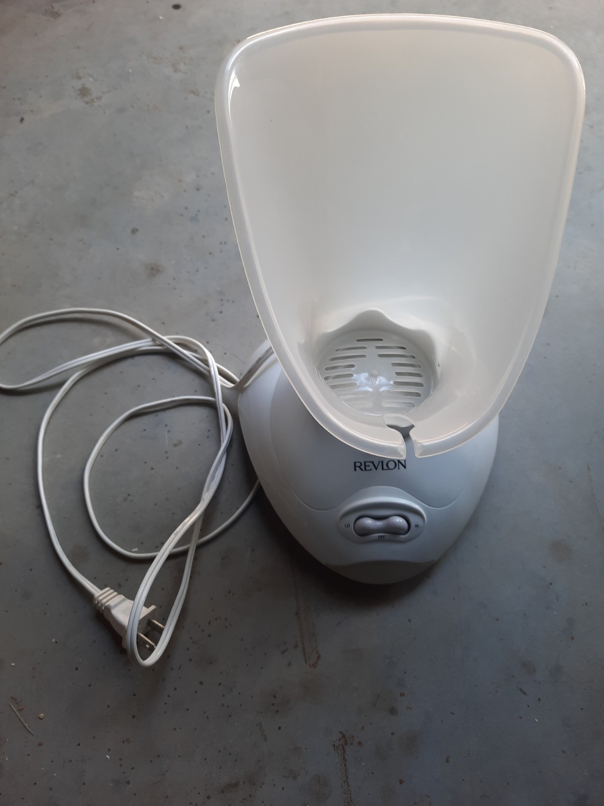 Revlon Moisture Stay Facial Sauna RVS1102 120VAC 60Hz 80W USED scuffed & Working