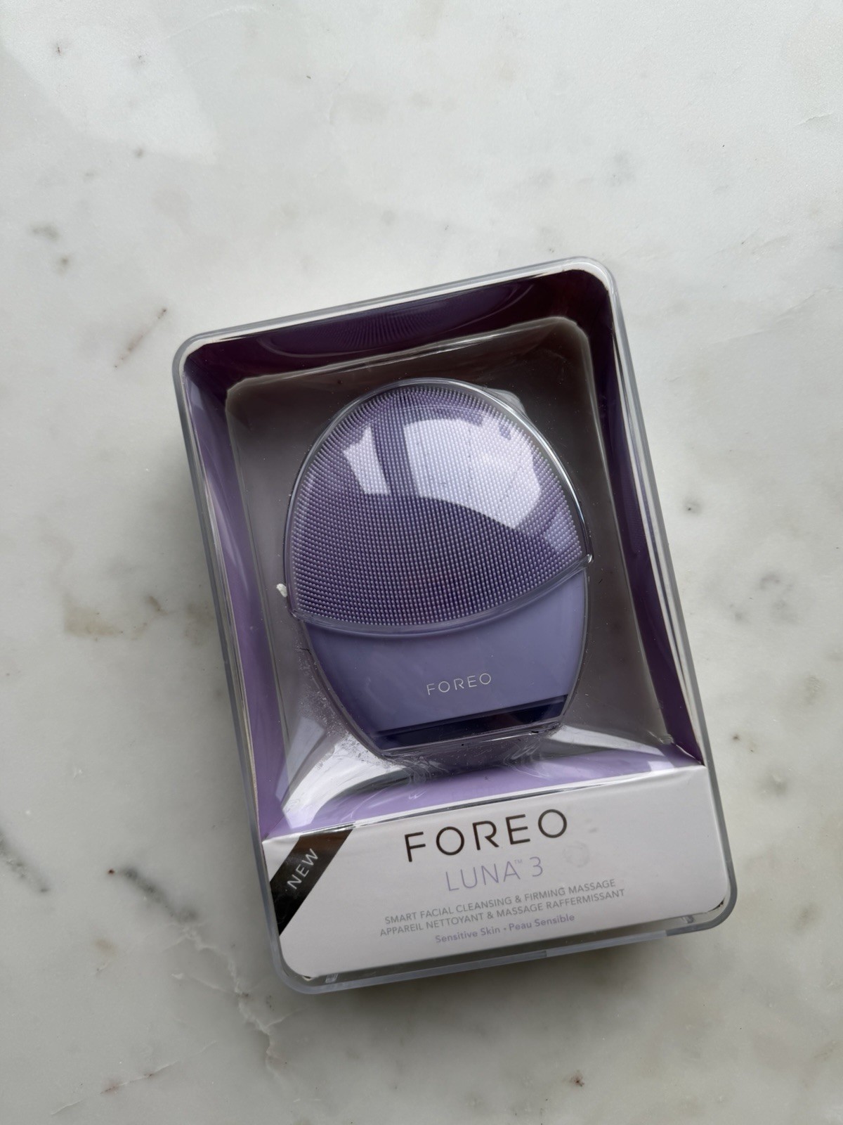 FOREO Luna 3 Smart Facial Cleansing Massager for Sensitive Skin Purple