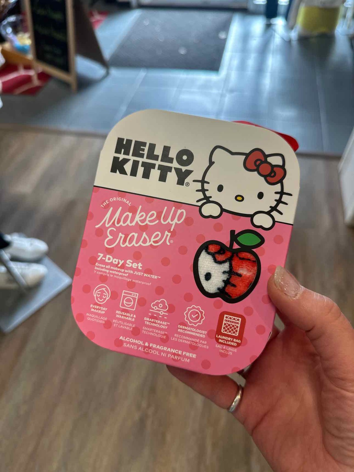 The Original Make Up Eraser, 7 Day Set in Hello Kitty Print