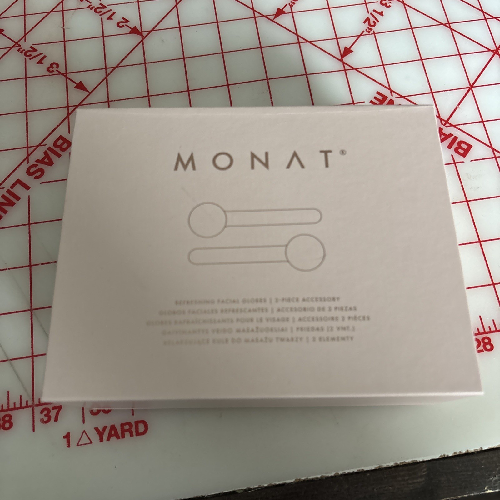 Monat Refreshing Facial Globes 2 Piece Set open box