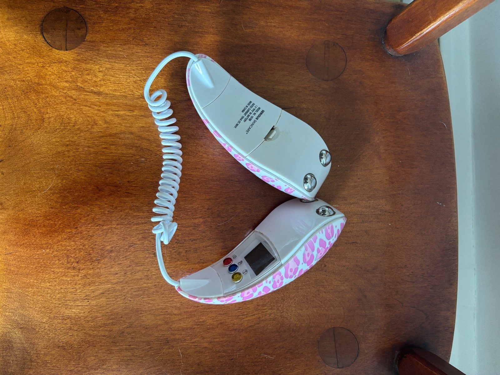 SERIOUS SKIN CARE The Egg Microcurrent+ Facial Toning System NEEDS BATTERY