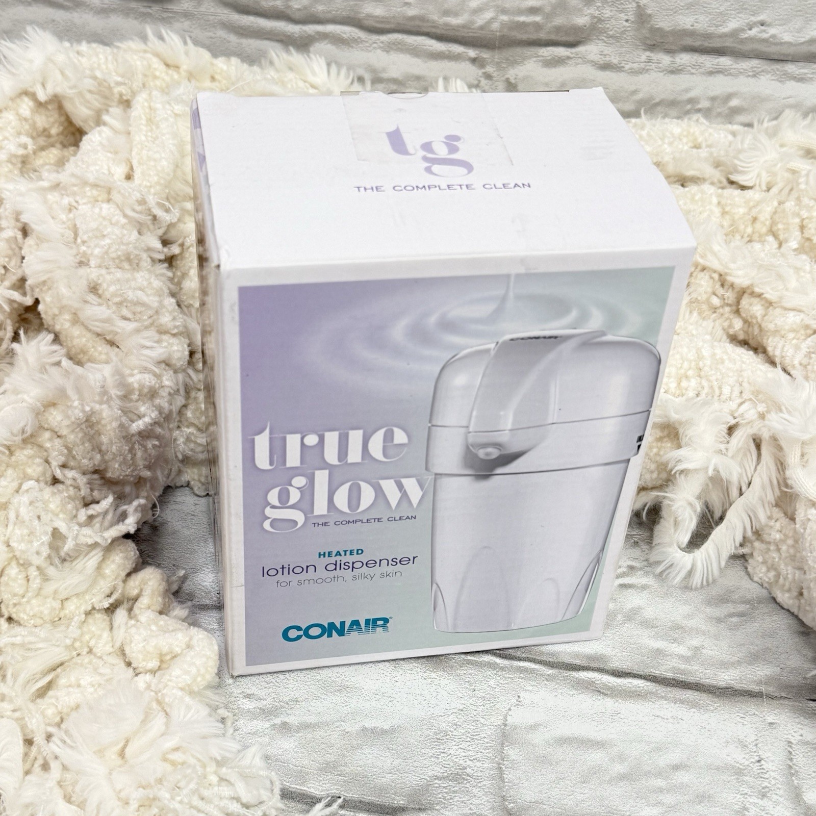Conair True Glow Heated Lotion Dispenser Warmer HLD23TGR Warm Lotion Silky Skin