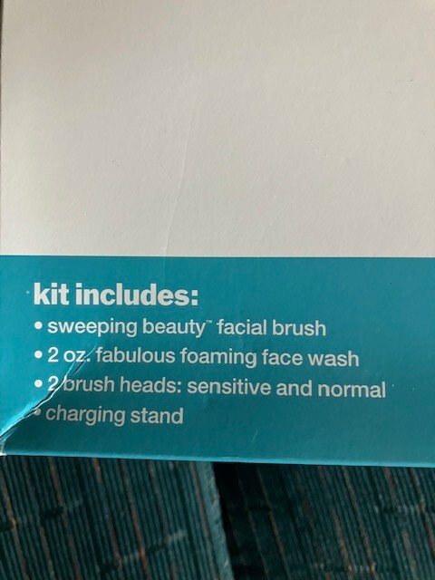 Bliss Sweeping Beauty Sonic Facial Cleansing Device Tool Fabulous Foaming Face