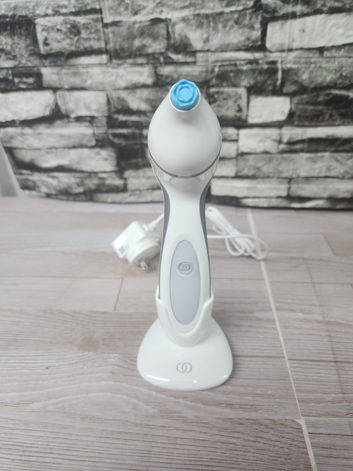 LumiSpa io by Nu Skin with Charger And eye attachment