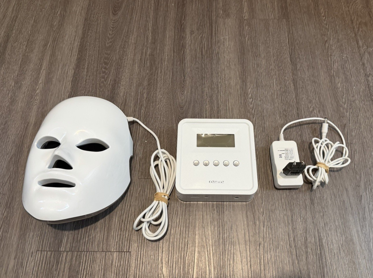 Deesse PRO LED Light Therapy Mask – SBT-MLLT13 – TESTED WORKING