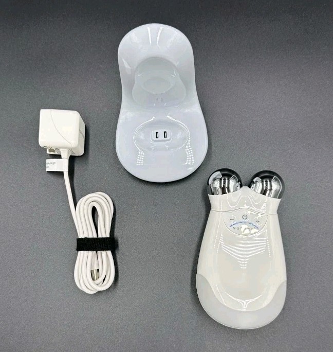 NuFace Trinity Microcurrent Facial Toning Device with Charger