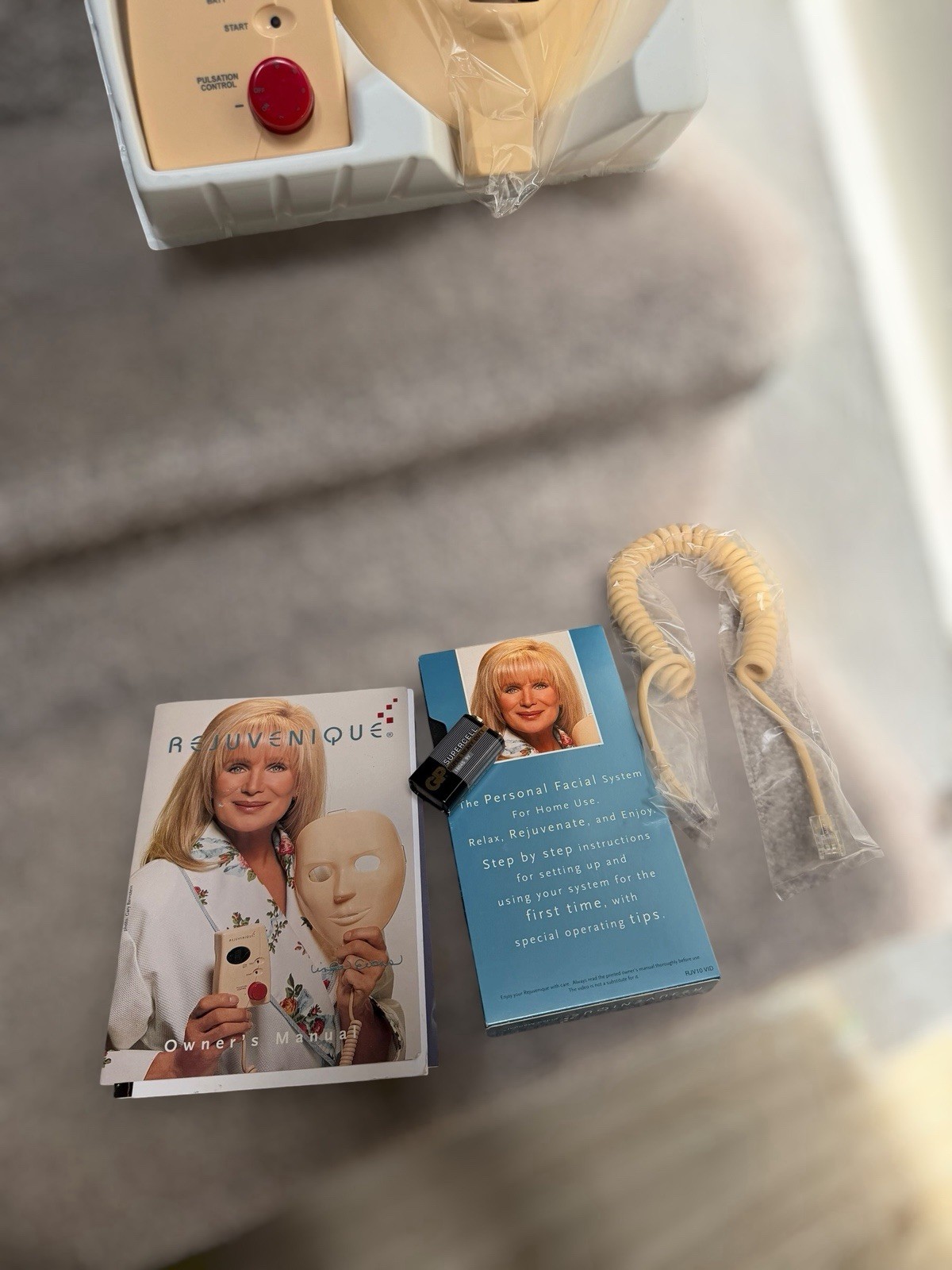 NEW Vintage 1999 Rejuvenique Facial Toning System Complete Kit Linda Evans NOS