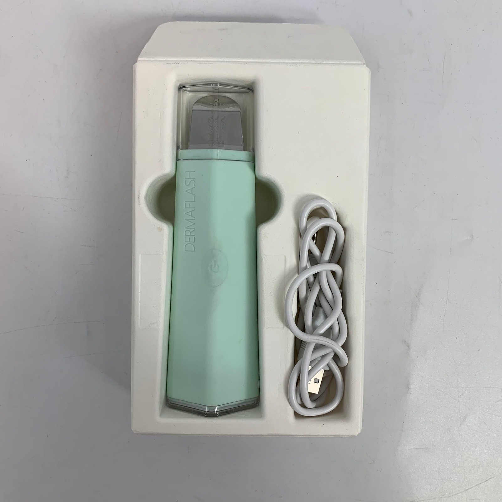 DERMAFLASH DERMAPORE+ Ultrasonic Pore Extractor & Skincare Infuser Mint Green