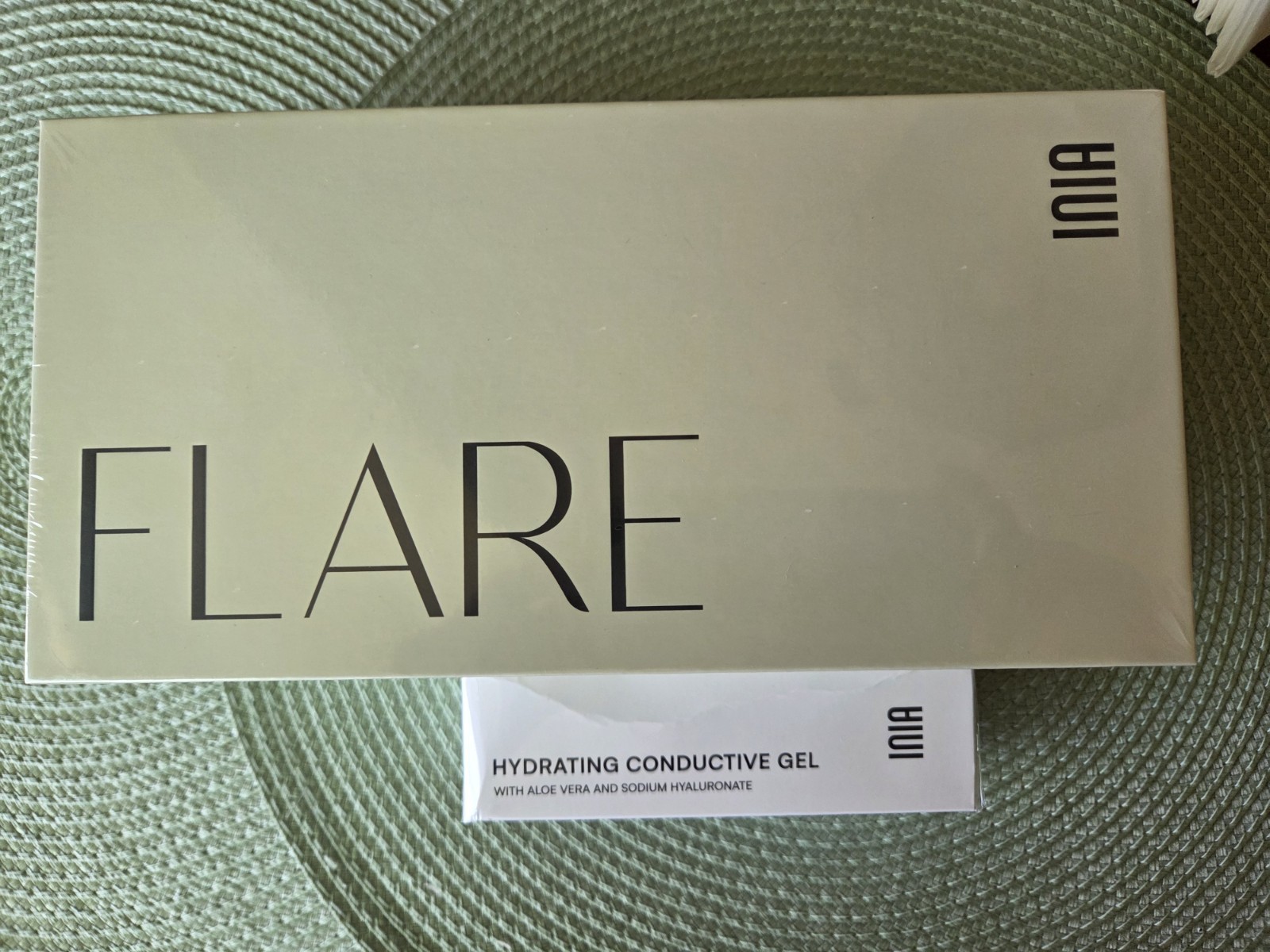 INIA Flare Microcurrent Facial Device with Hydrating Conductive Gel-New & Sealed