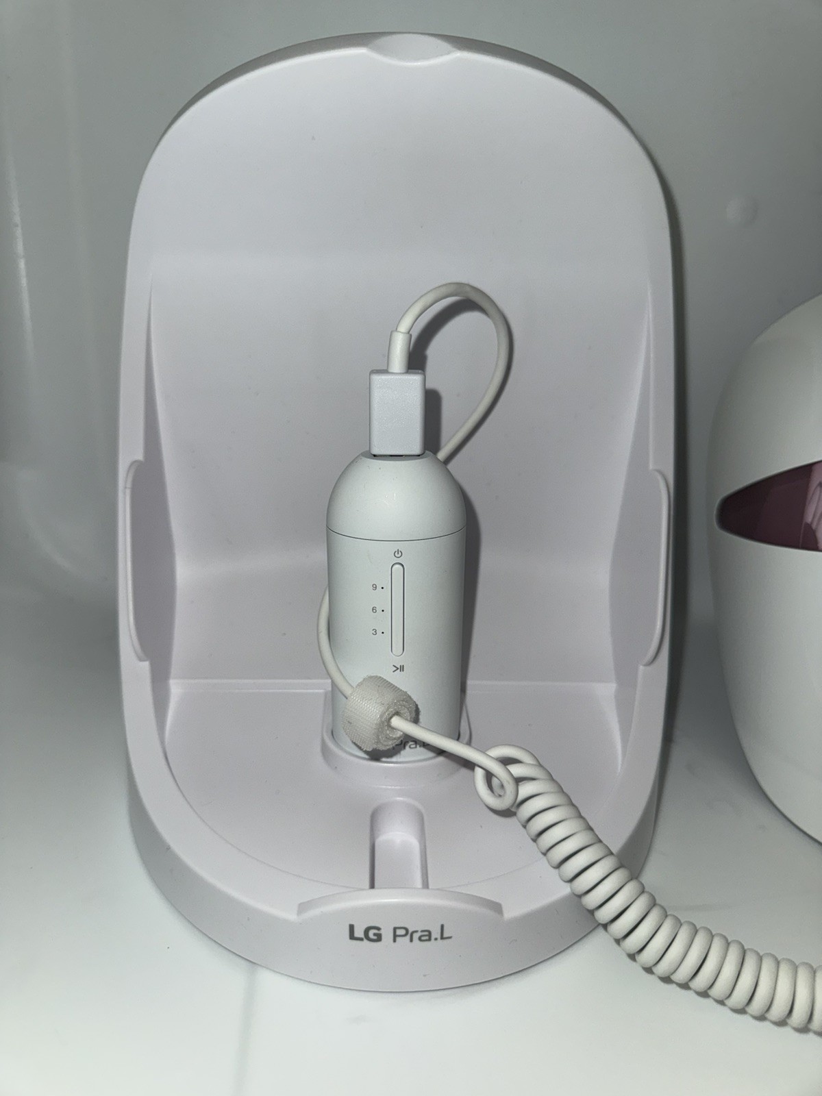 LG Pra L Derma LED Mask Therapy Face I