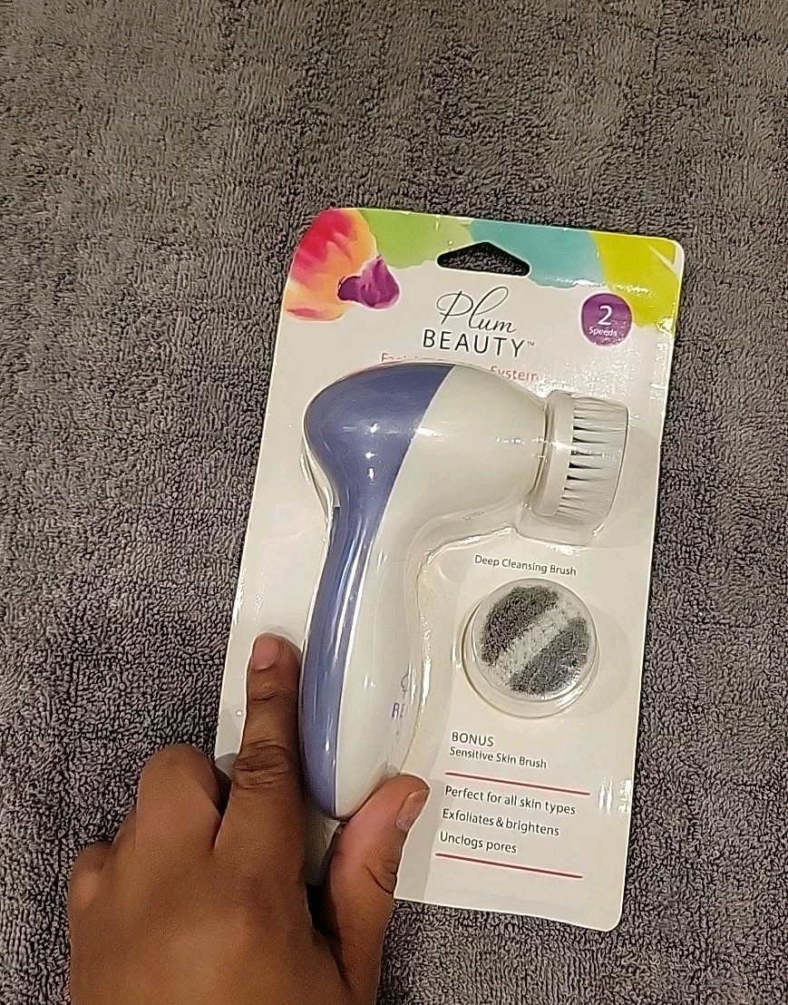 Plum Beauty Facial Cleansing System 2 Brush Heads Cleanses & Exfoliates