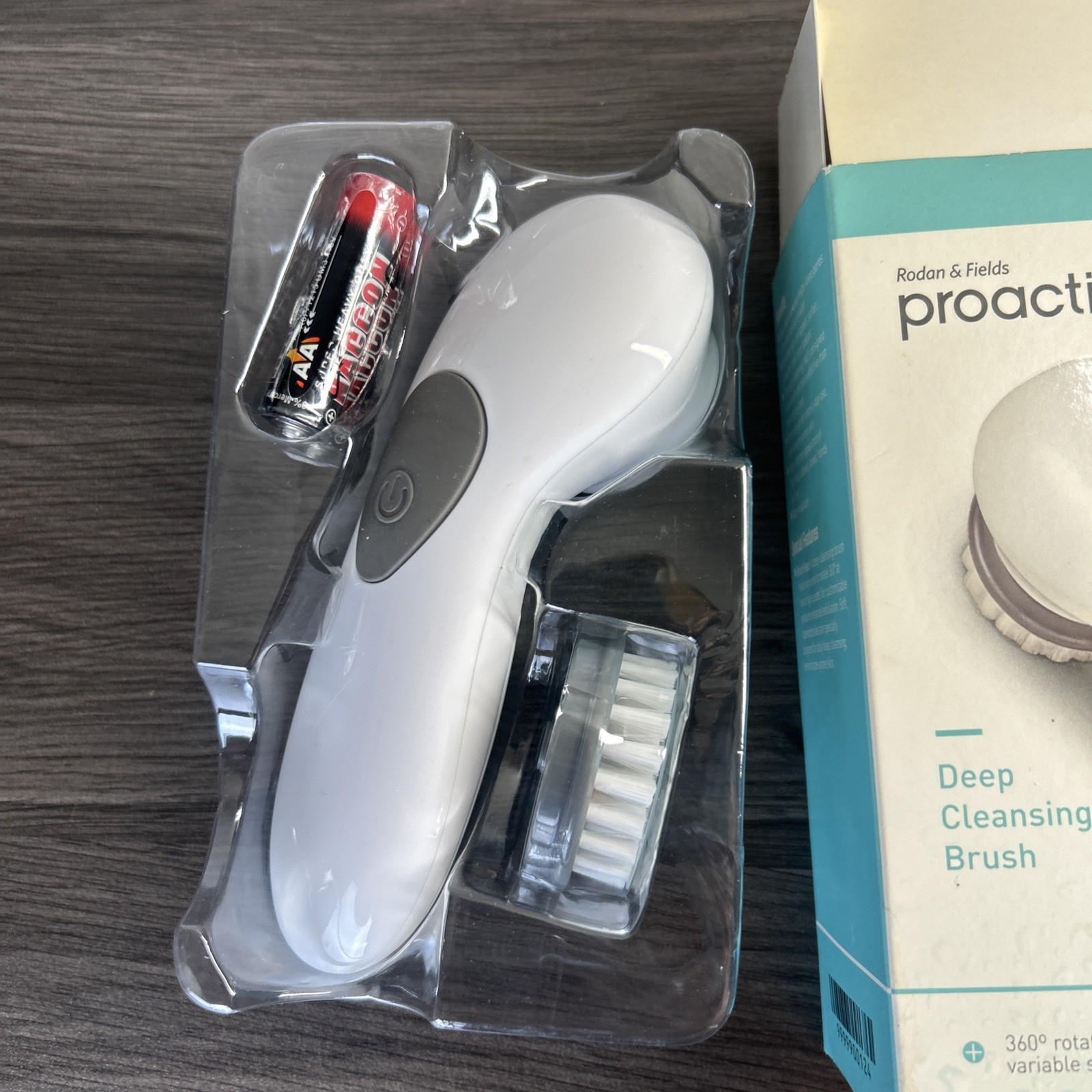 Rodan & Fields Proactiv+ Deep Cleansing Brush 360 Rotation Skin Care Box Damage