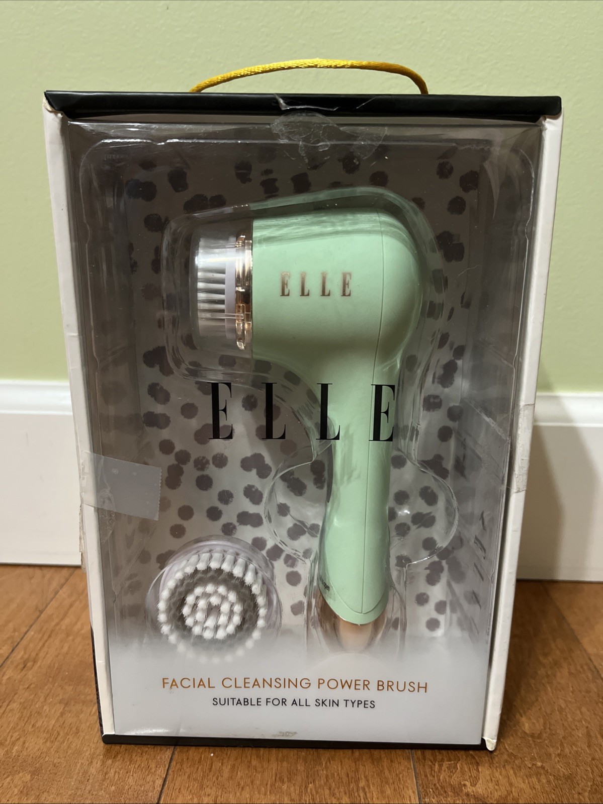 Elle Facial Cleansing Power Brush Cleans Massages Exfoliates All Skin Types NOB