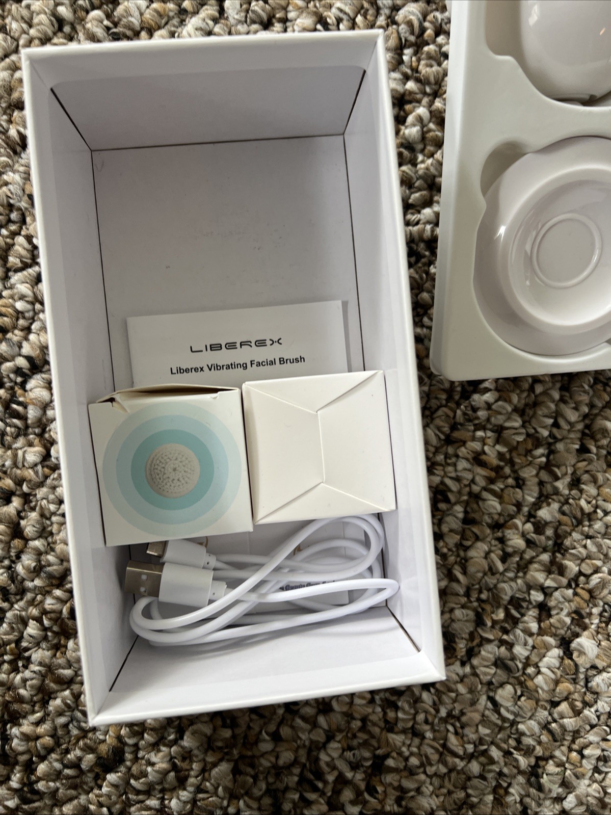 Liberex Facial Cleansing Brush White Ipx6 For Body Waterproof Charging Stand