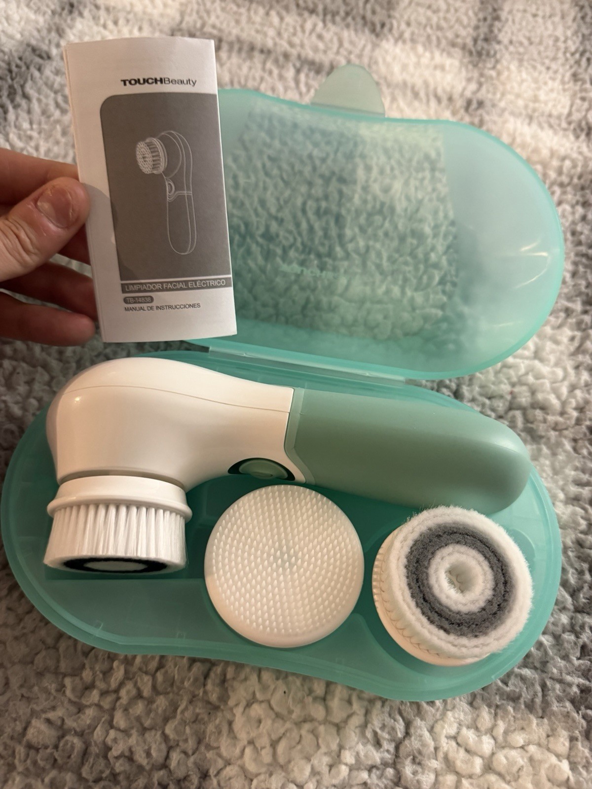 TOUCHBeauty Electric Facial Cleansing Brush 3 Heads Case 2-Speed TB-14838