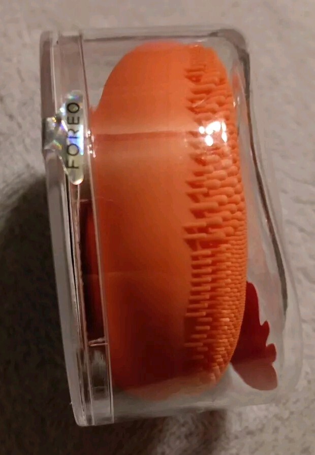 Foreo Sweden Luna™ Play Plus 2 Peach of Cake Facial Cleansing Massager NewSealed