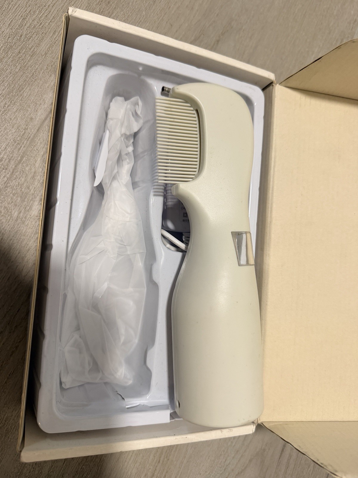Rechargeable Wireless Electric Facial Brush, White w/ Charger, 5hr, 9V