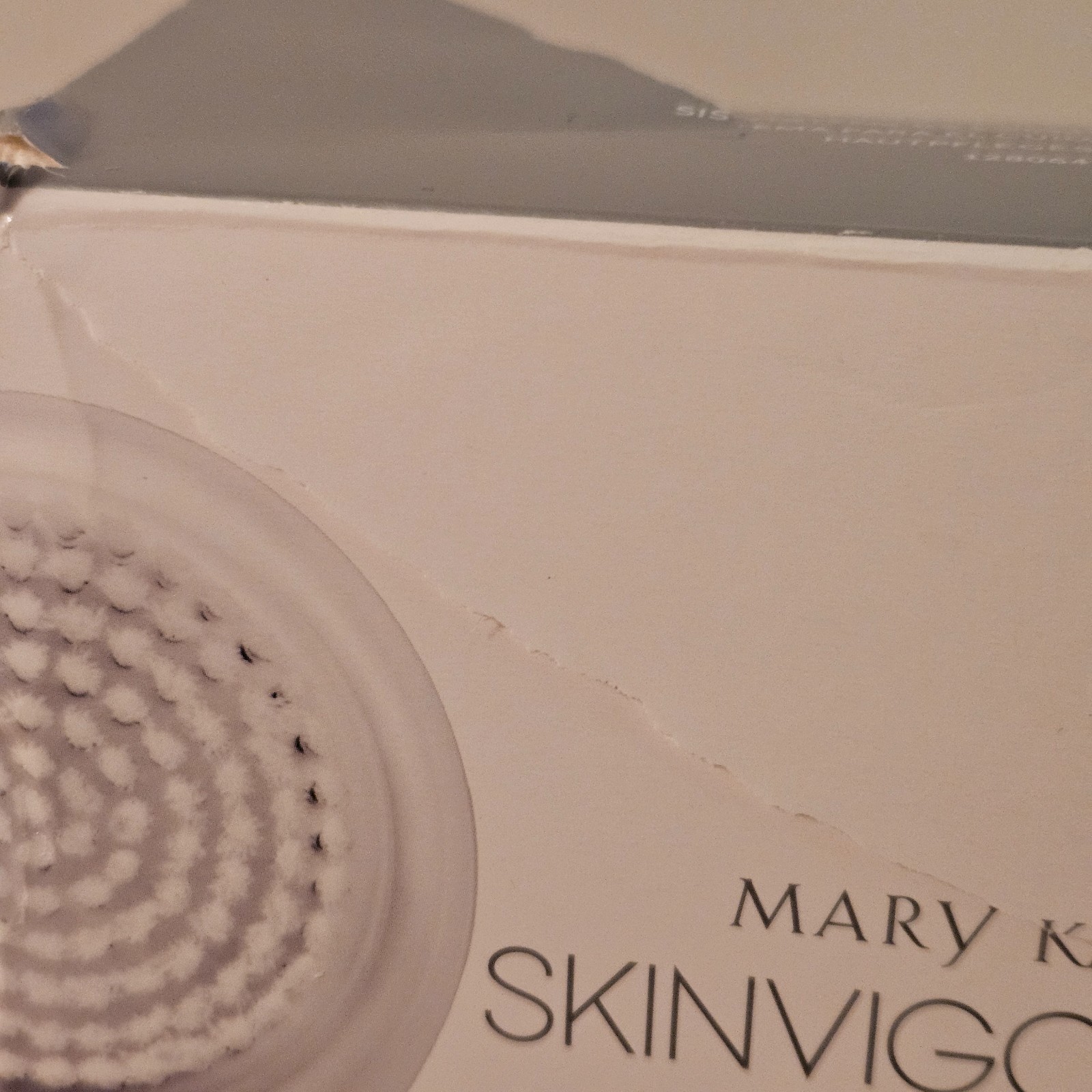 New In Box Mary Kay Skinvigorate SONIC Facial Cleansing Brush