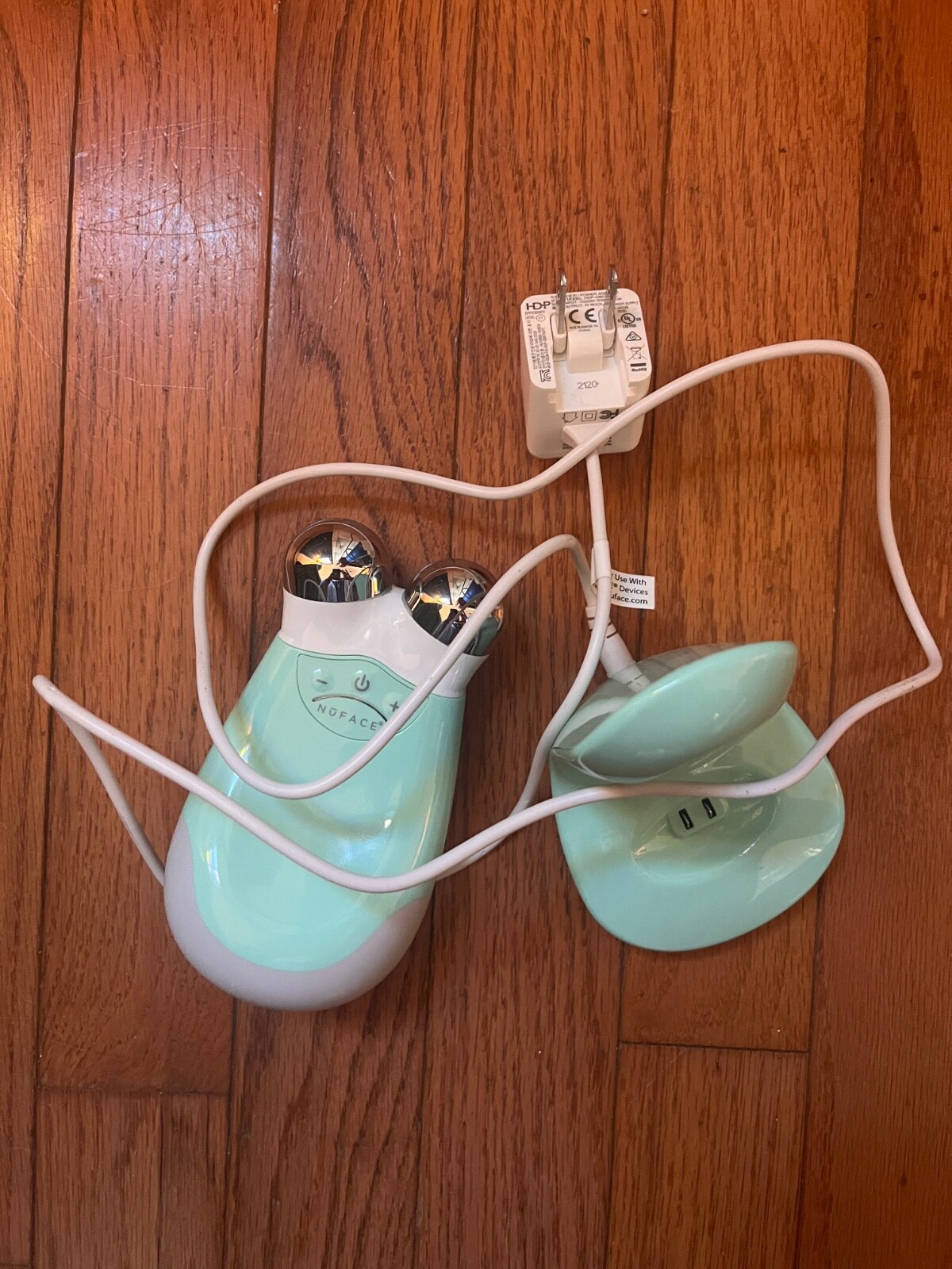 NuFace Trinity Advanced Facial Toning Device