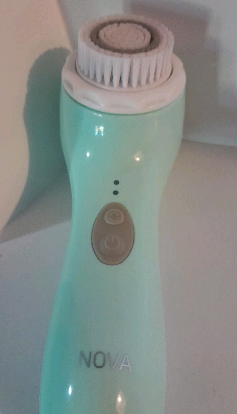 Sciences – NOVA – Sonic Rechargeable Cleansing Face Brush- Mint -No Base