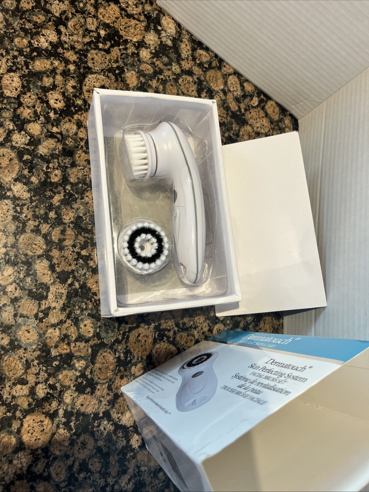 Dermatouch Skin Perfecting System Facial Brush Set – New