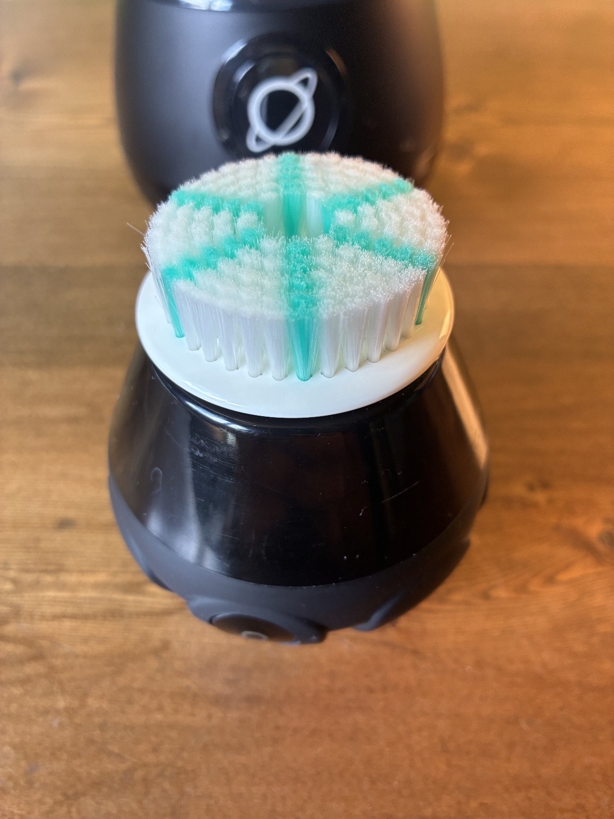 TAO Clean Orbital Facial Brush and Cleansing Station – Black (READ Description)
