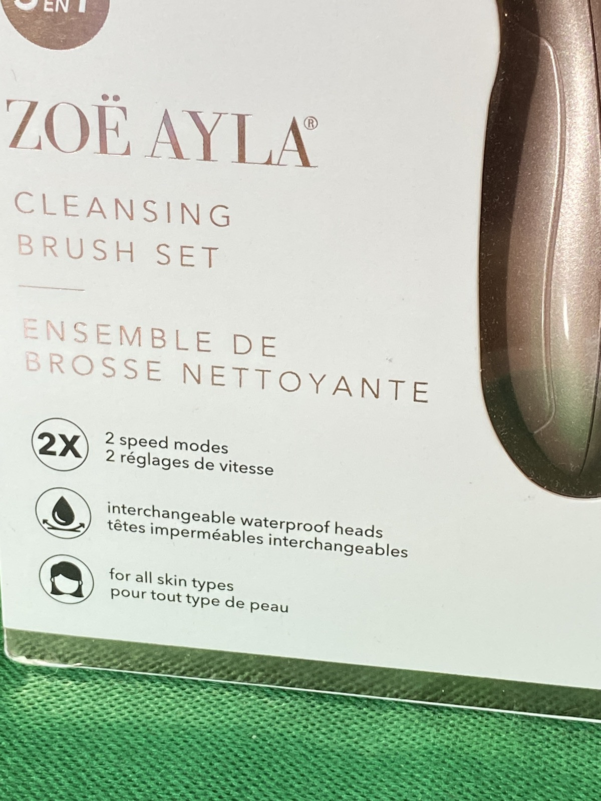 Zoe Ayla 5 in 1 Electric Facial Cleansing Brush Set NewInBox 5 interchanged Head