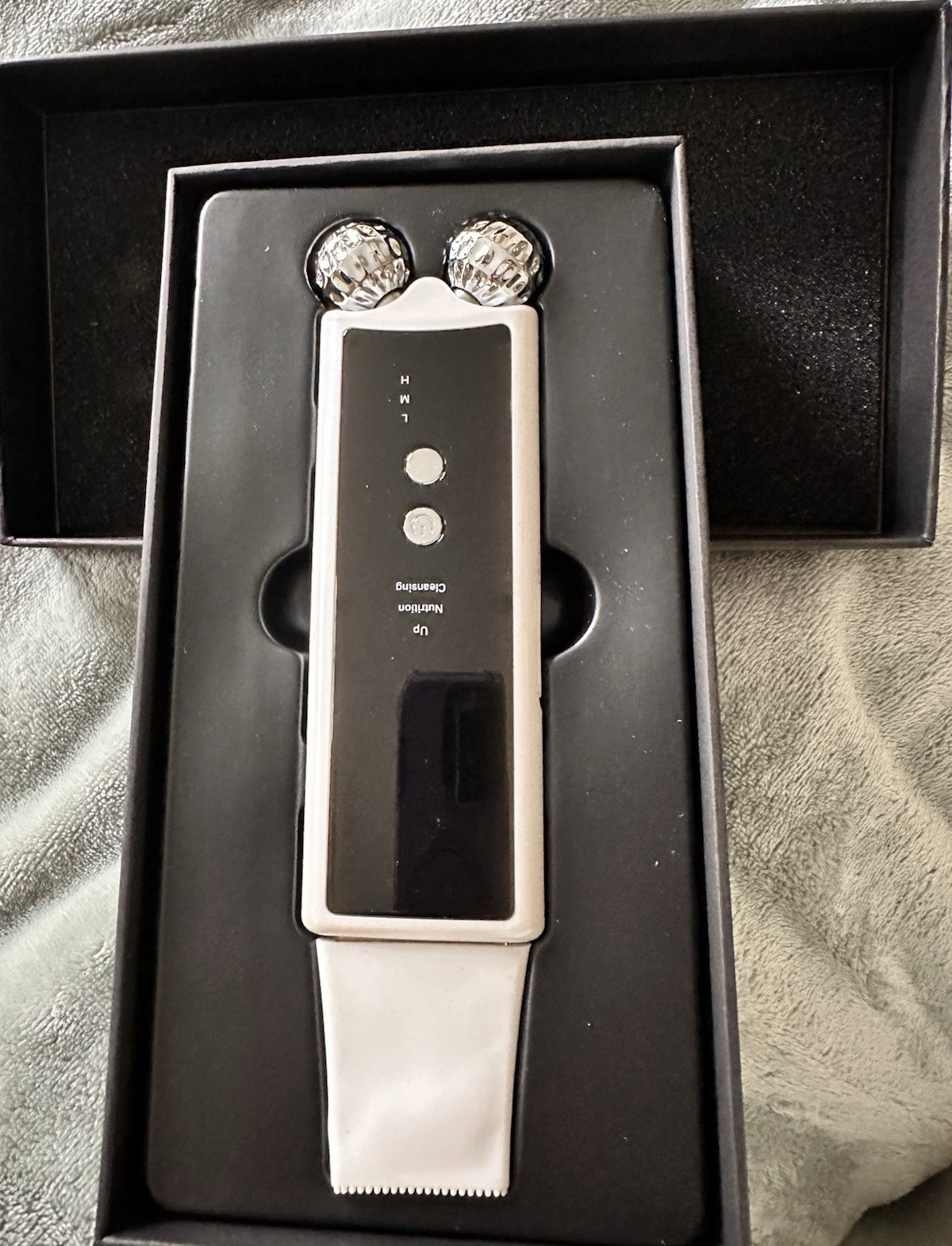 Vibe Ease KKS-148 EMS Ultrasonic Double-Roller Facial Device, Wrinkles