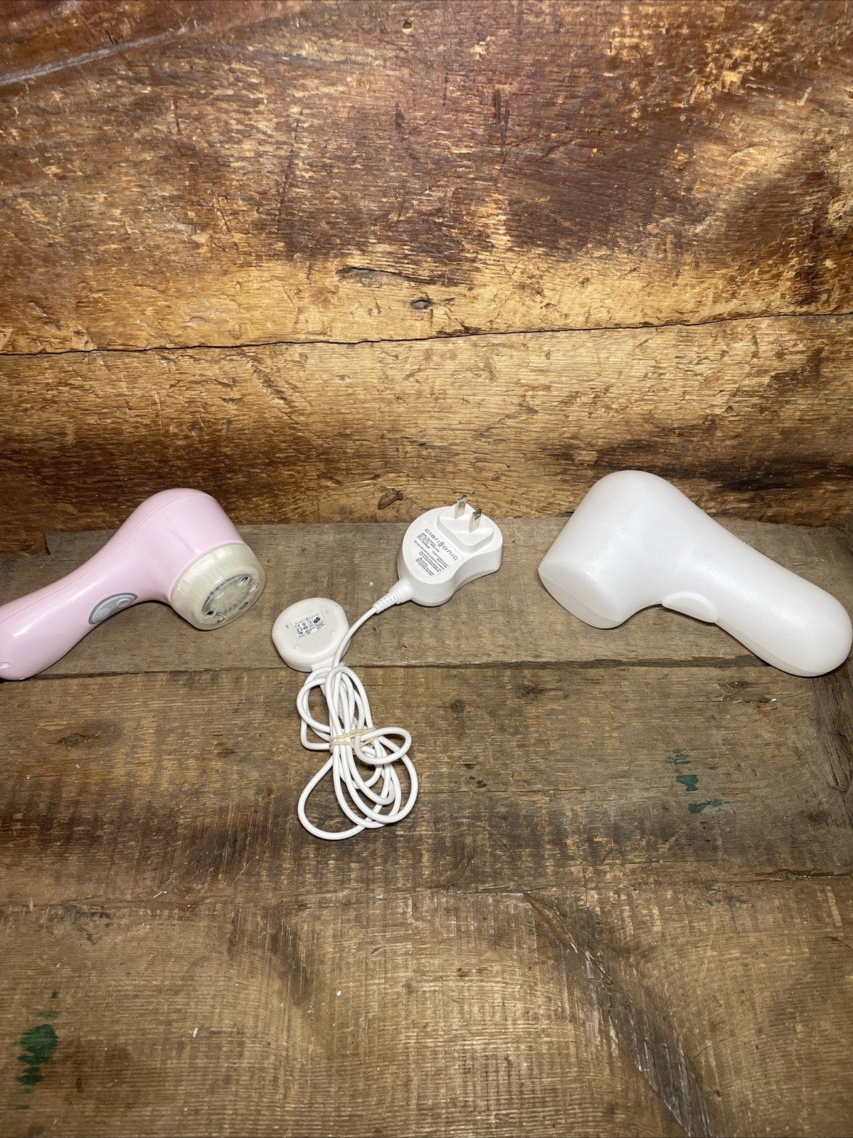 Clarisonic Pink Mia Smart Sonic Cleansing Face Brush W/Charger Case 1 Brush