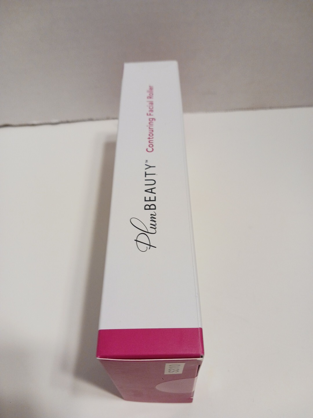 Plum BEAUTY Contouring Facial Roller Lifts & Firms Reduces Puffiness Skin Care