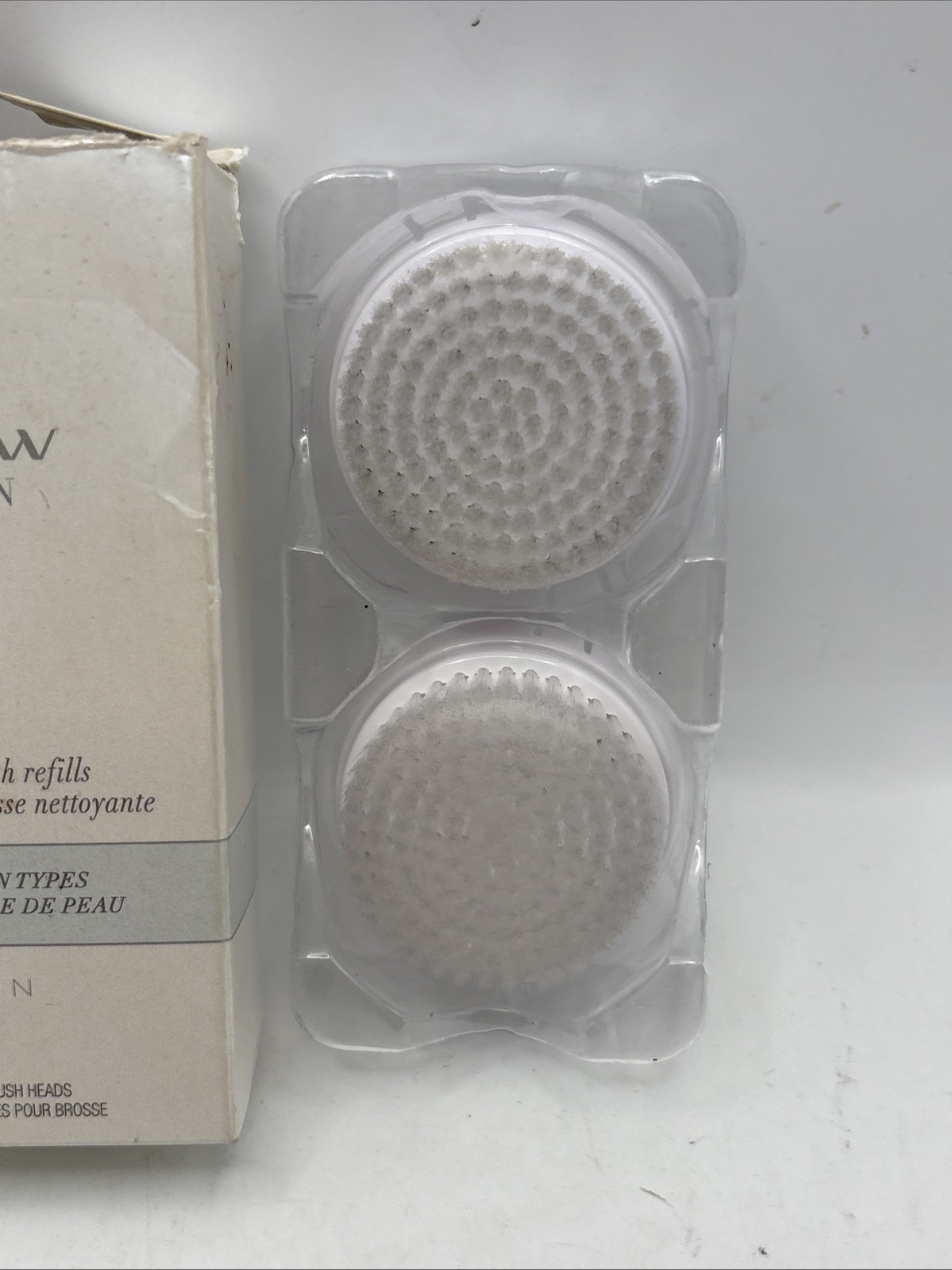 NEW Avon Anew Clean Cleansing Brush Refills (2 Brush Heads Refills) *BOX DAMAGED