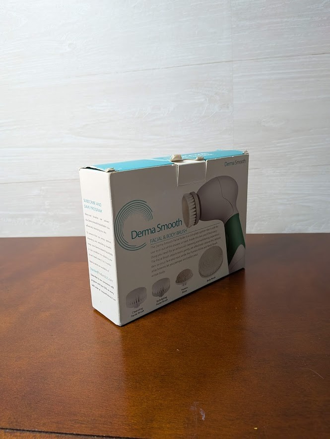 NEW Derma Smooth Facial & Body Brush Set Spin For Perfect Skin 4 Attachments