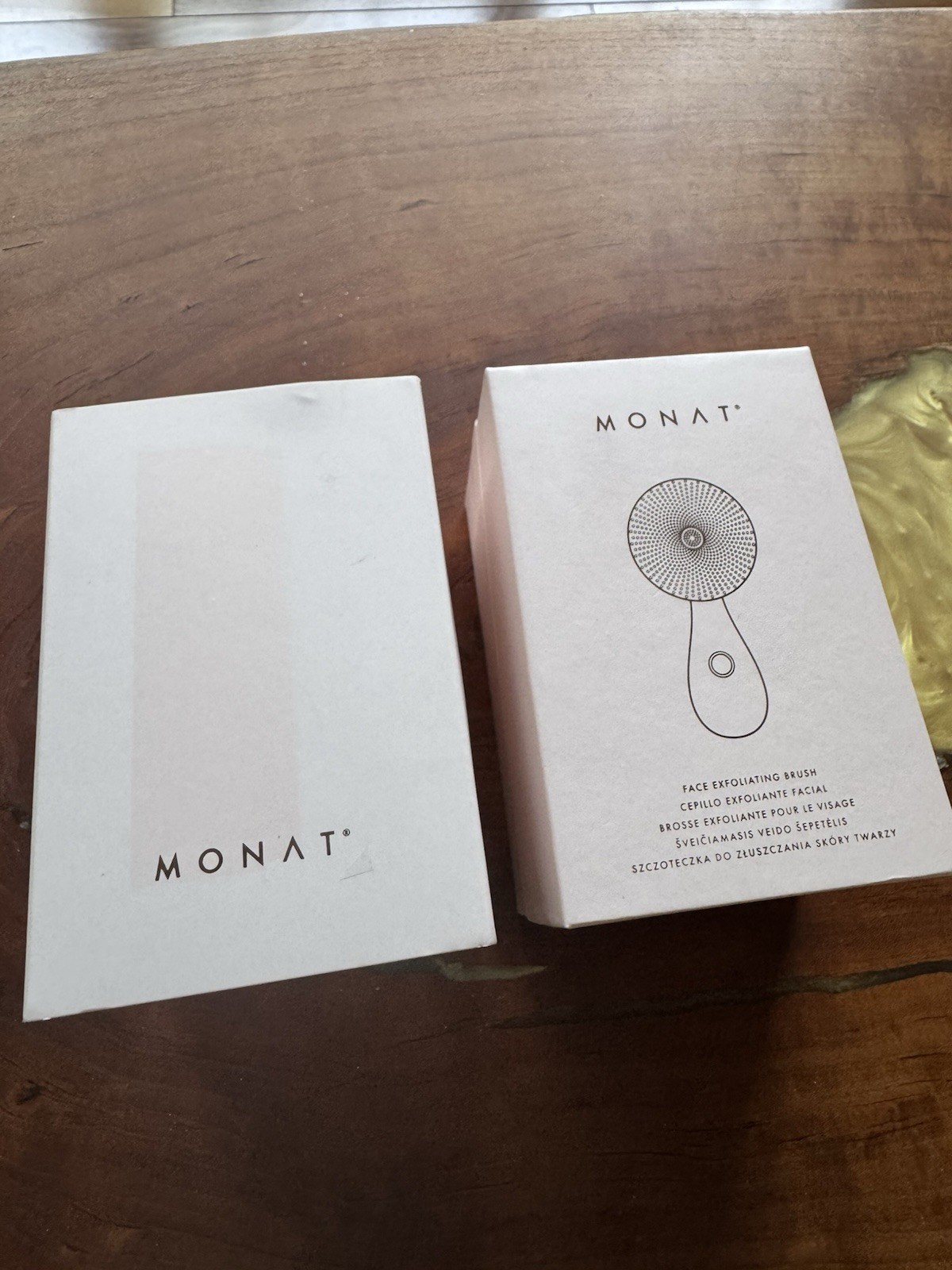 NEW Monat Exfoliating Brush (with charging USB) NEW In Box