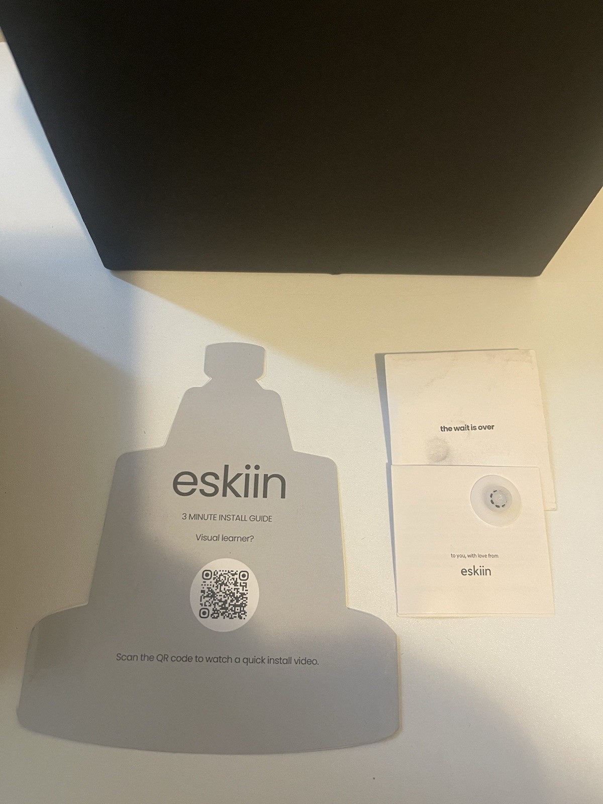 eskiin B100 Facial Cleansing Device Black 3-Speed USB/Battery for Acne