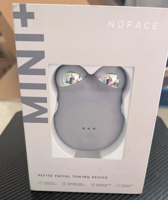 NuFACE MINI+ Microcurrent Facial Device Kit – FDA Cleared Face Sculpting & Skin