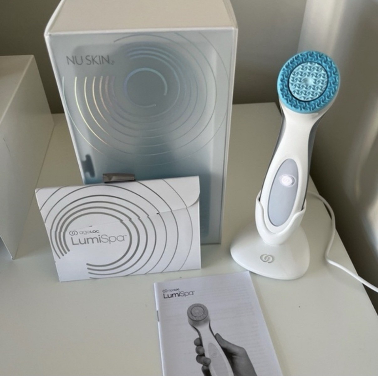 Nu Skin ageLOC LumiSpa Facial Cleansing Device & Charging Base