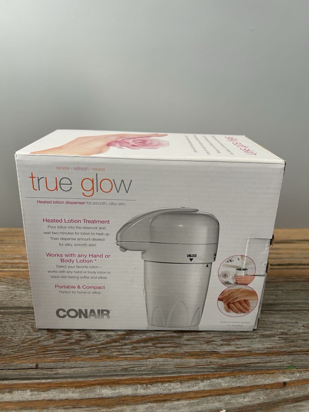 Conair True Glow Heated Lotion Dispenser Warmer Warm Lotion Silky Skin NEW