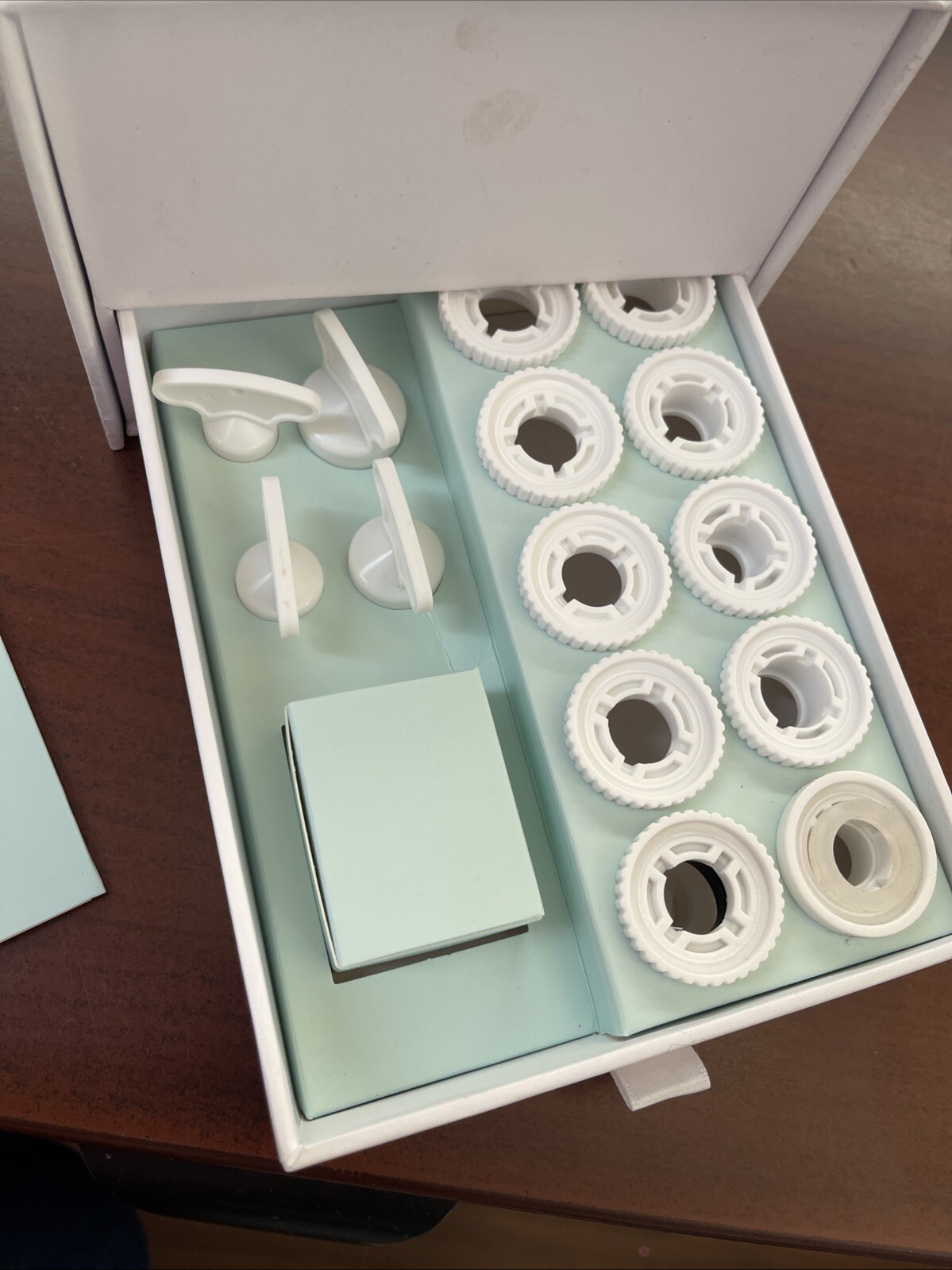 Filterbaby Water Filtration Device For Skincare – White