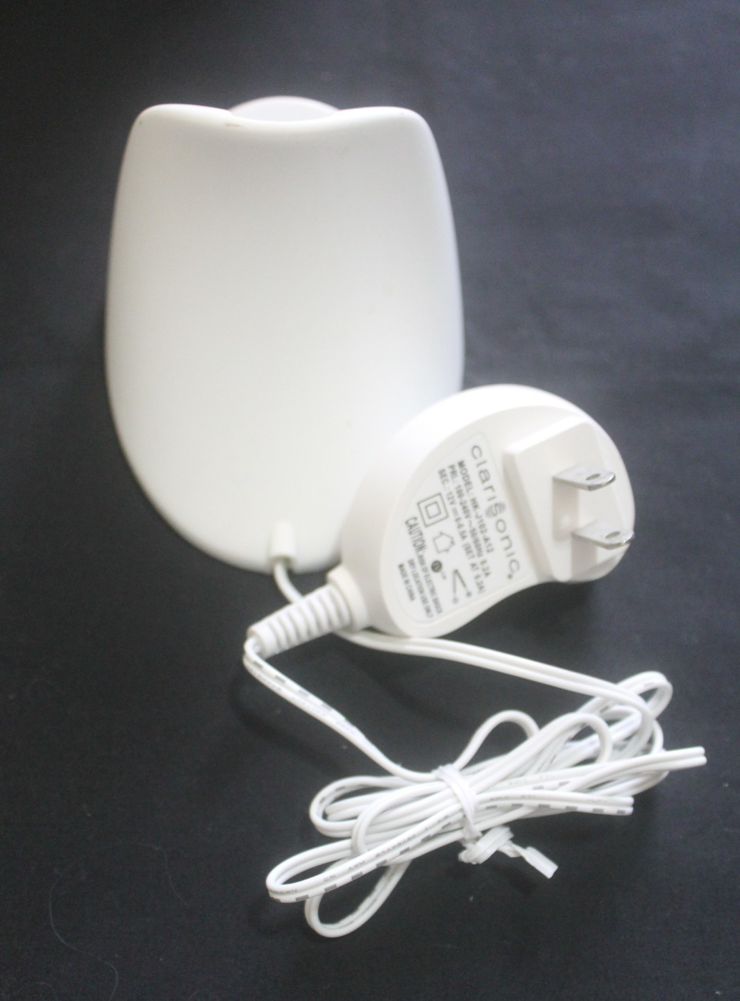 Clarisonic Plus Skin Face Body Cleansing System with 2 Brush Heads PBL06208