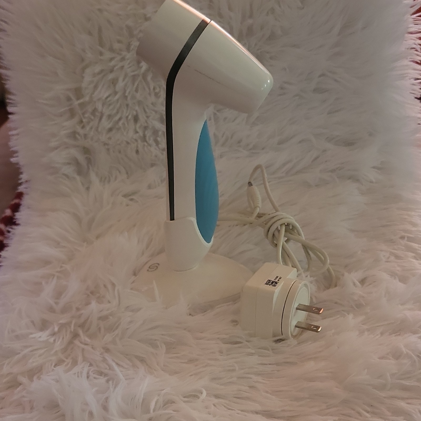 Clarisonic Mia 1 Electric Facial Brush White/Blue w/ Charger Stand, 2 Speed