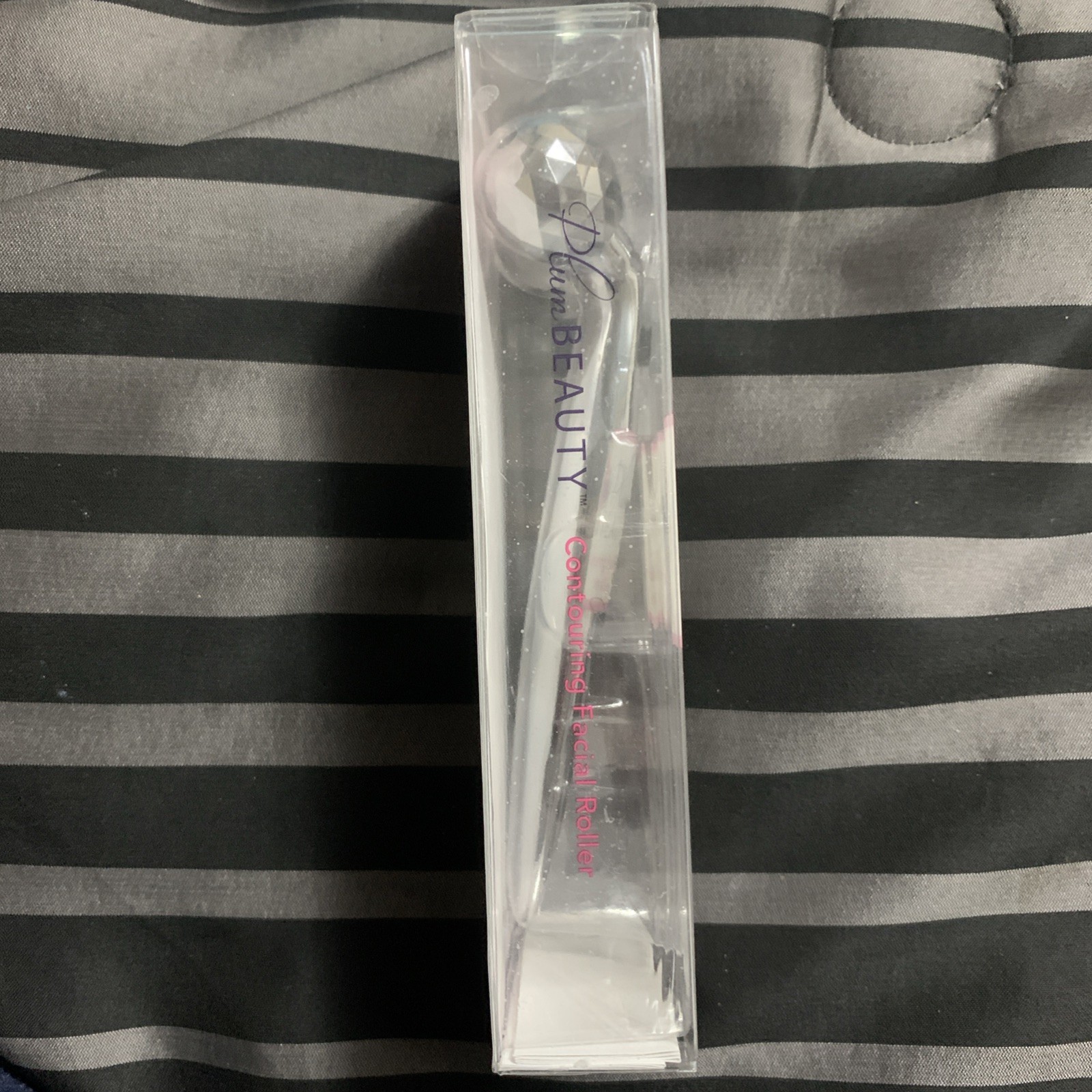 Plum Beauty Contouring Facial Roller for Puffiness Reduction