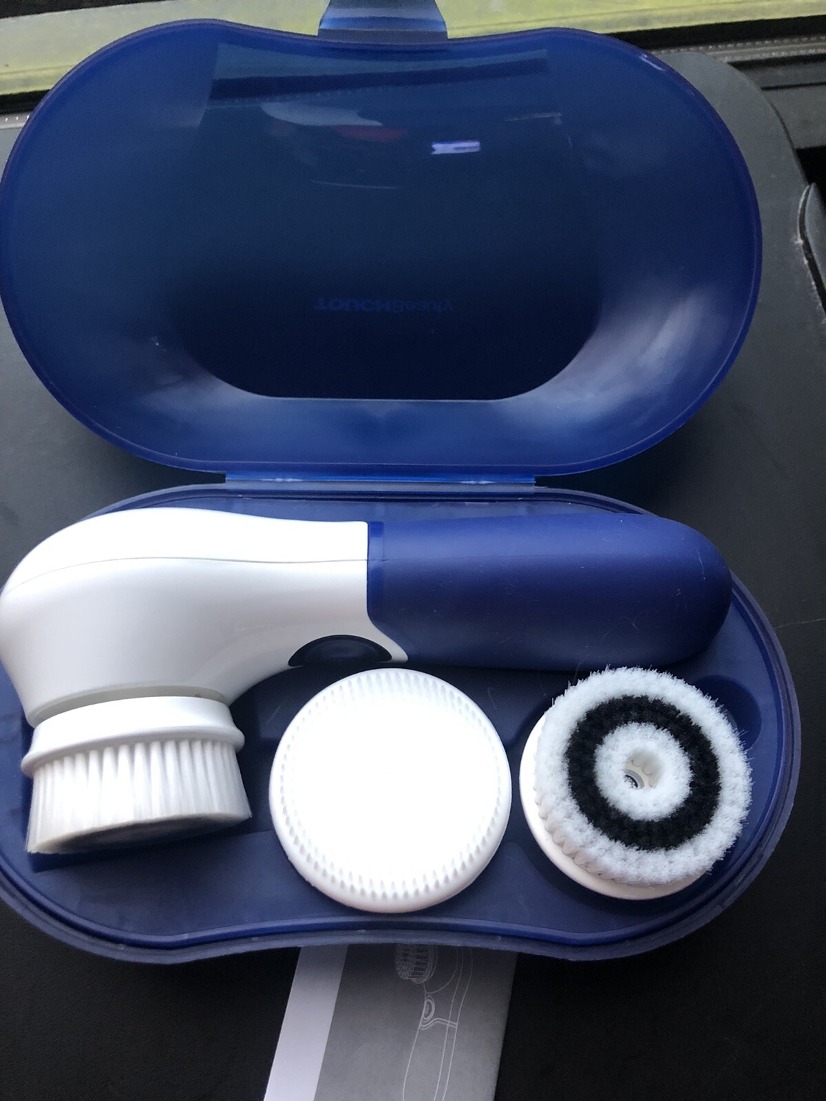 TouchBeauty & Health TB-14838 Rotary Facial Cleanser Set with Case & 3 Brushes