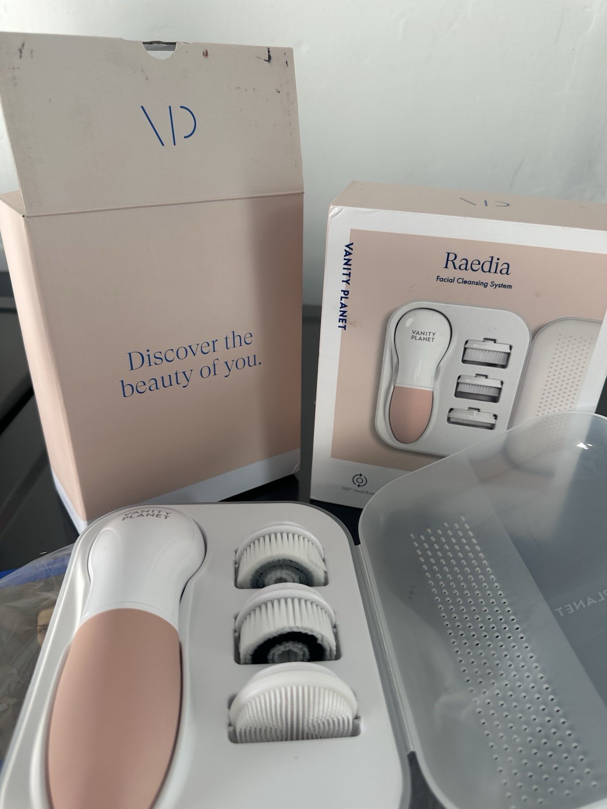 Vanity Planet Facial Cleansing System Rotating Three Brush Heads White & Pink