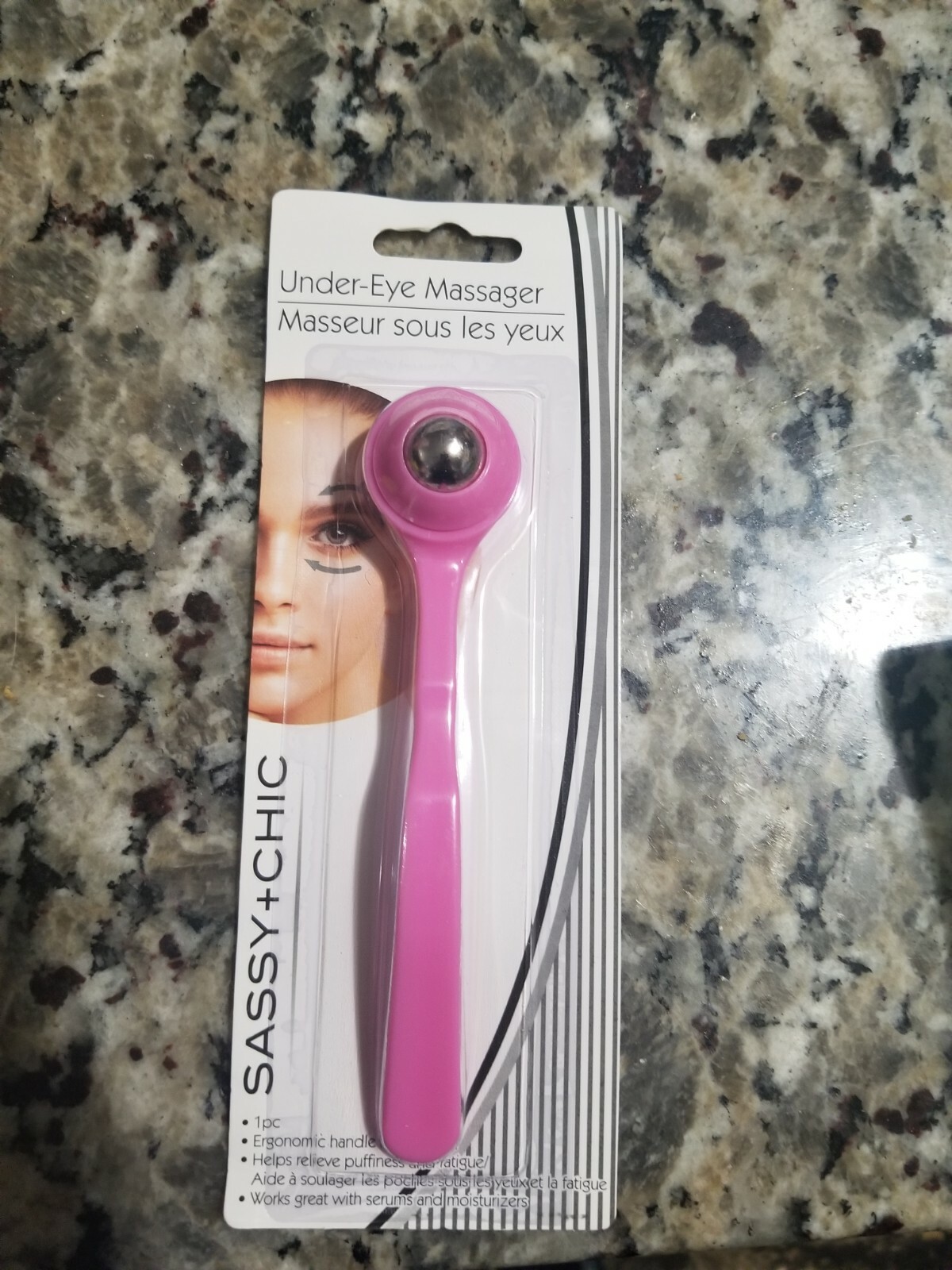 Sassy + Chic Under-Eye Massager – Reduce Puffiness & Eye Fatigue – Pink